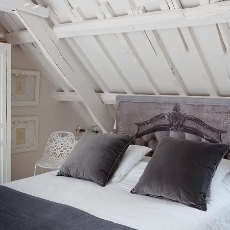 La Maison Des Lamour Hotel Plelo Bilik gambar